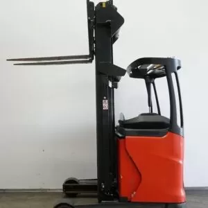 Electric reach forklift with extended mast